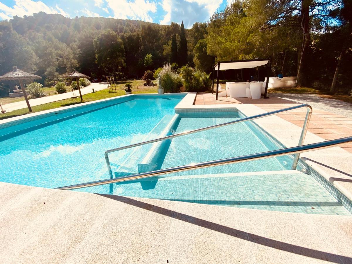 Private Villas Puerto Pollensa For Family Groups, Private Mountain Ideal For Runners, Trailers, Hikers, It Is Approximately 3 Minute Walk From The Beach Exterior photo