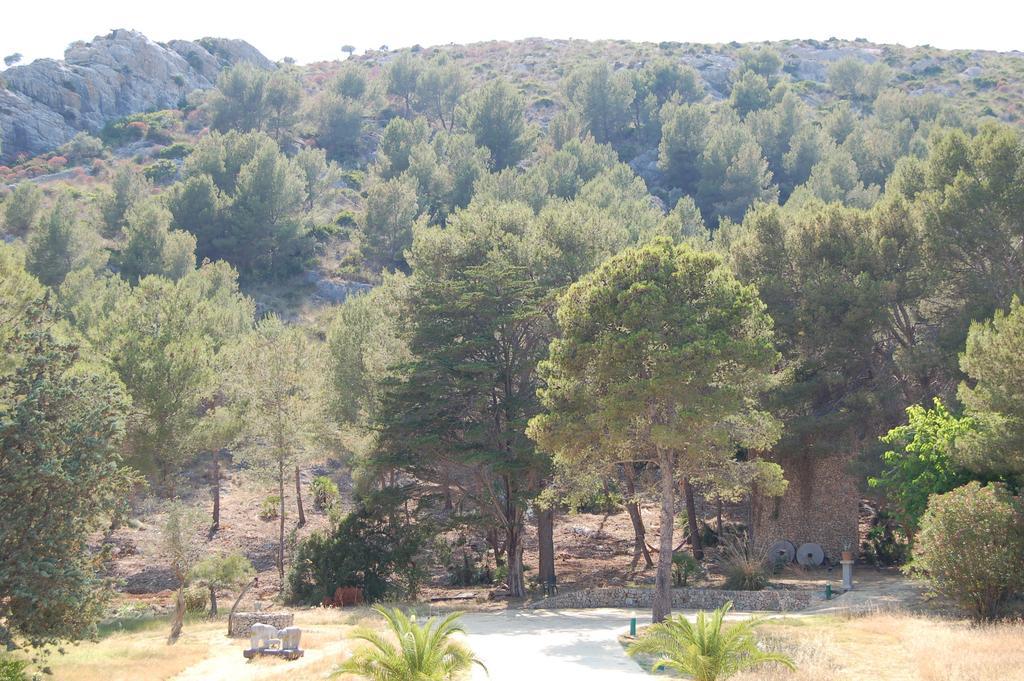 Private Villas Puerto Pollensa For Family Groups, Private Mountain Ideal For Runners, Trailers, Hikers, It Is Approximately 3 Minute Walk From The Beach Room photo