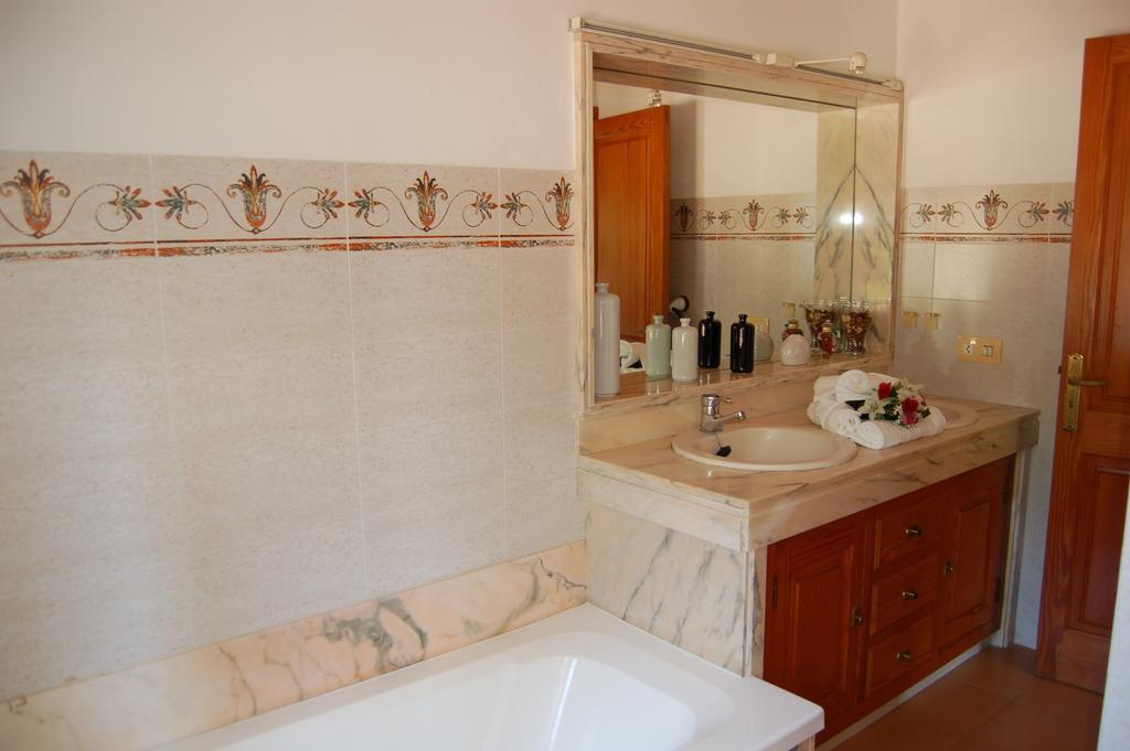 Private Villas Puerto Pollensa For Family Groups, Private Mountain Ideal For Runners, Trailers, Hikers, It Is Approximately 3 Minute Walk From The Beach Room photo